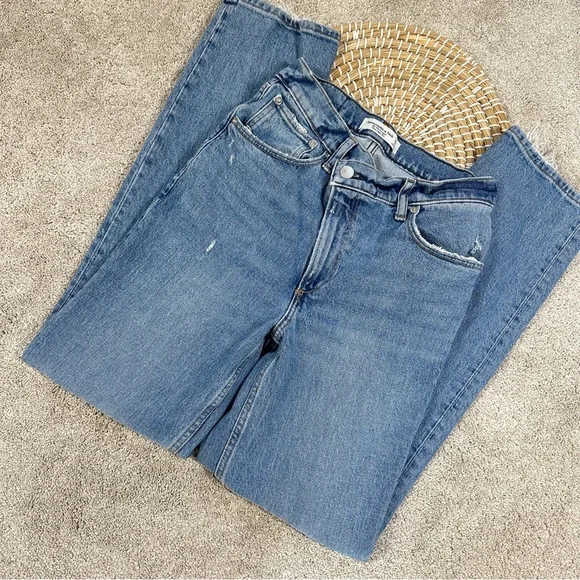 SOLD | Abercrombie & Fitch The ‘90s Straight Ultra High Rise Jeans Criss-Cross - Picture 2 of 15